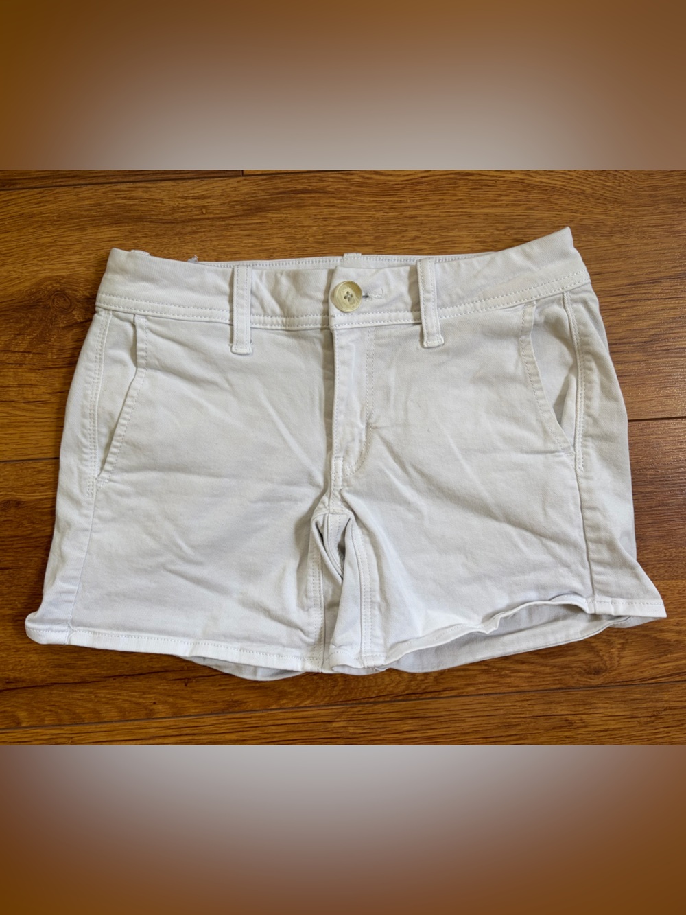 American Eagle Outfitters White Mid-Rise Cotton Shorts 00
